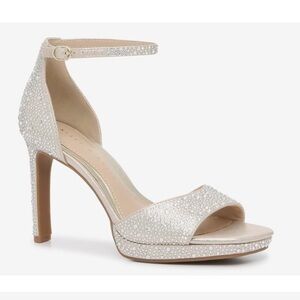 Kelly & Katie Gold Metallic Platinum Sandals